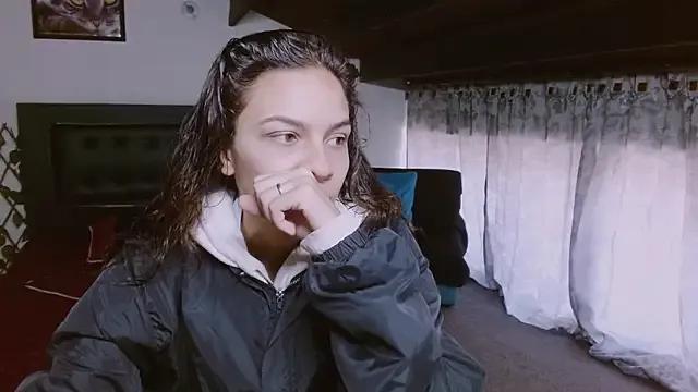 Skylovershot on StripChat