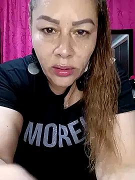 SluttyMilf79 on StripChat