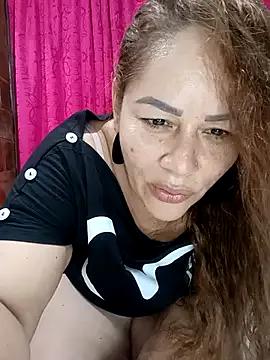 SluttyMilf79 on StripChat