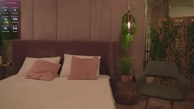 Smiley_Mia — spank me with a whip