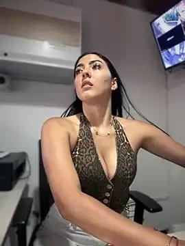 Sofia_Collins- on StripChat