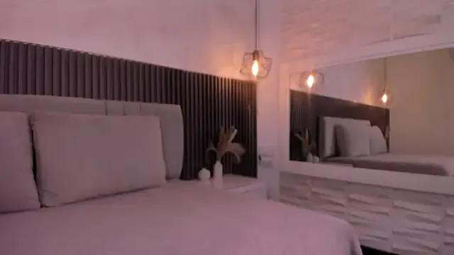 SOPHICARTERS on StripChat