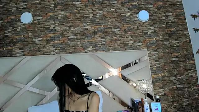 sophie_pariss on StripChat