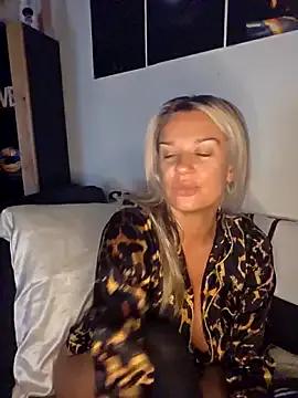 SpicyVicky on StripChat