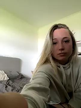 stelli_99 on StripChat