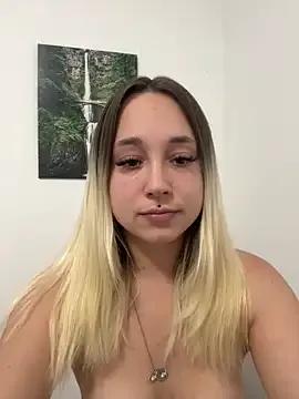 stelli_99 on StripChat