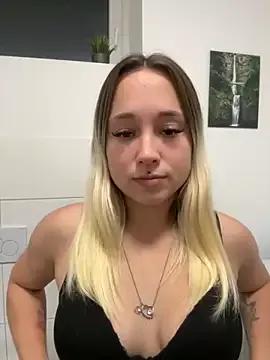 stelli_99 on StripChat