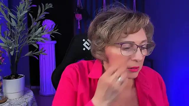 sugar_vivien on StripChat