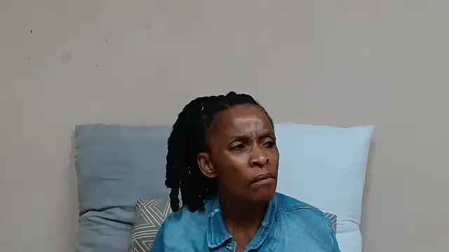 SugarPoppy24xxx on StripChat