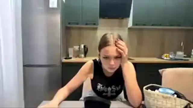 SunnySprinkle on StripChat