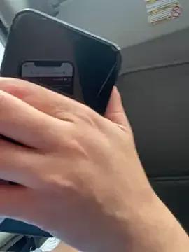 Sweet_and_caramel on StripChat