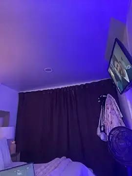 Sweet_and_caramel on StripChat