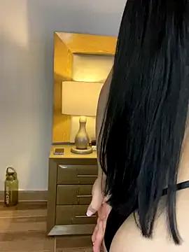 Sweet_and_caramel on StripChat