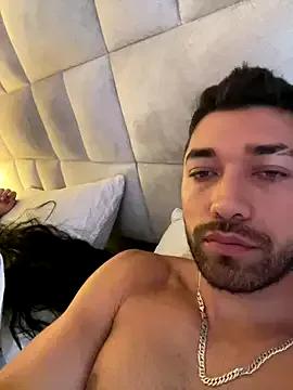 Sweet_and_caramel on StripChat