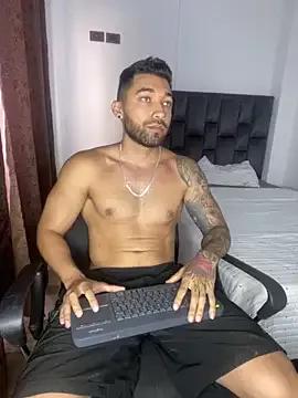 Sweet_and_caramel on StripChat