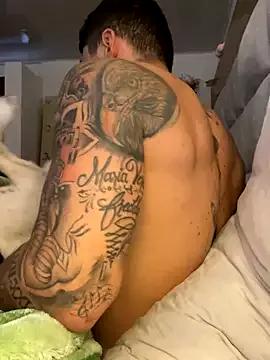 Sweet_and_caramel on StripChat