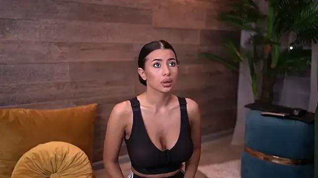 TanyaVonDe on StripChat