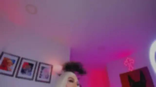 Taylor__foxxx on StripChat