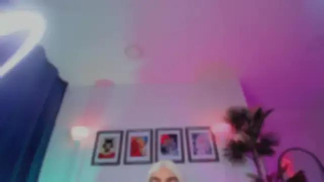 Taylor__foxxx on StripChat