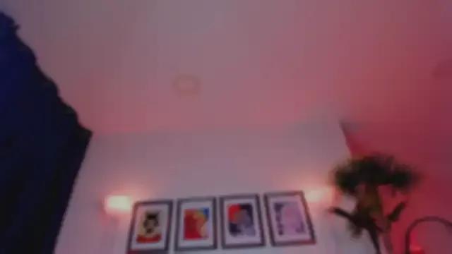 Taylor__foxxx on StripChat