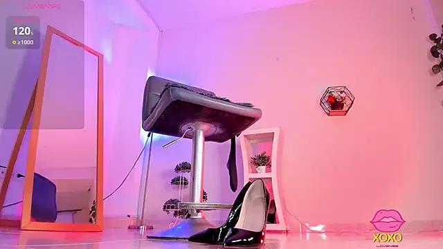 thais_dreams on StripChat