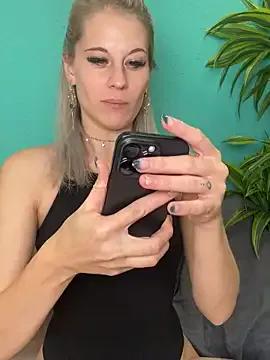 TheRealJessyLey on StripChat