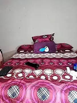 ThickPearlx23 on StripChat