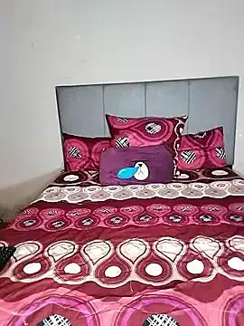 ThickPearlx23 on StripChat