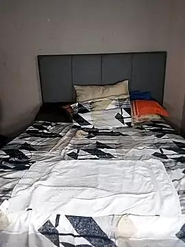 ThickPearlx23 on StripChat