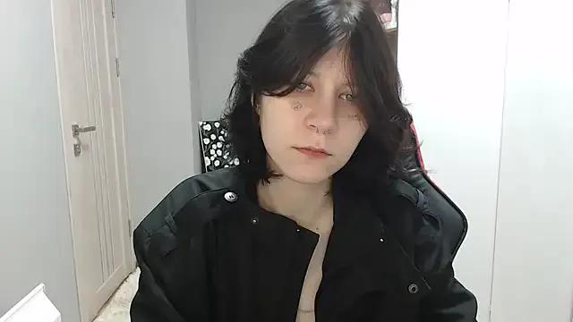 TinaQuiin on StripChat