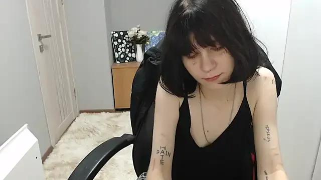 TinaQuiin on StripChat