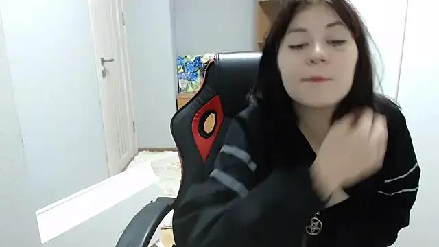 TinaQuiin on StripChat