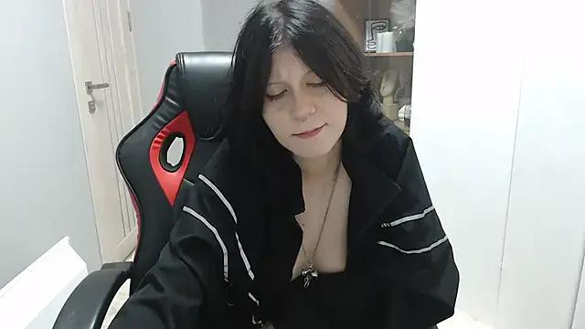 TinaQuiin on StripChat