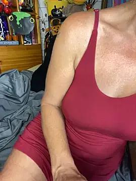 TrenaAnne on StripChat