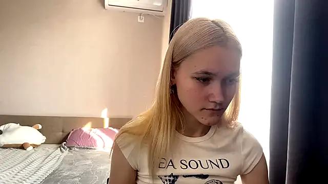 TwinedPeril on StripChat