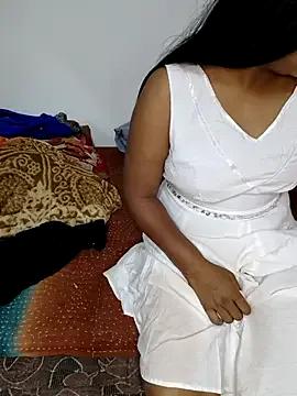 Unique_MomandDaughterrs on StripChat