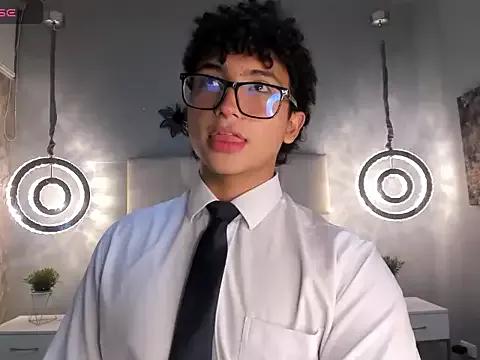 Valentin0_3 on StripChat