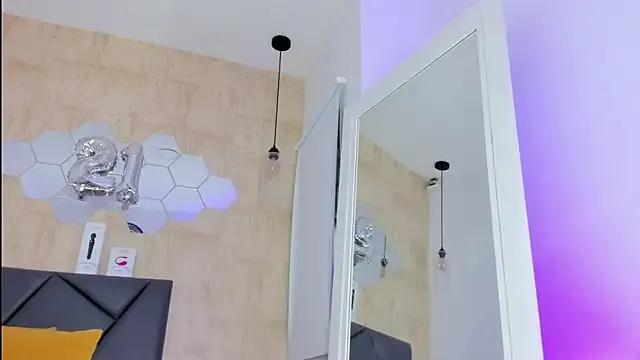 valentina-diiaz on StripChat