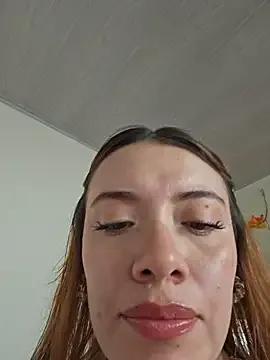 valery_mora on StripChat