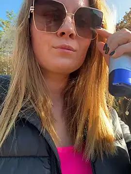 Velvetnoir21 on StripChat