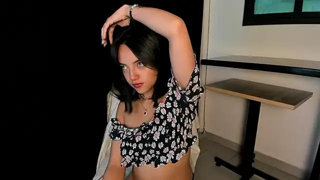 Victoriaa2_Doll on StripChat