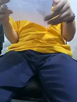 Weakofficeworker on StripChat