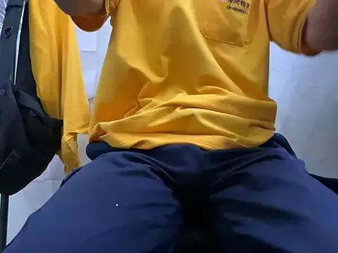 Weakofficeworker on StripChat