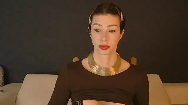 WhiteQueen888 on StripChat