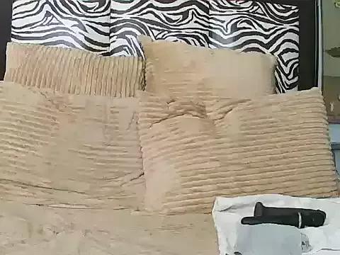 Wild_RoseXX on StripChat