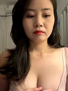 wly2028 on StripChat