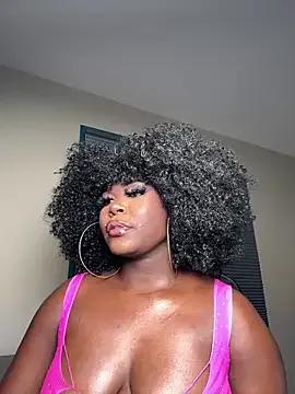 WomanNextdoor1 on StripChat