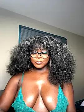 WomanNextdoor1 on StripChat