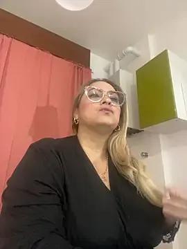 x_elena_x on StripChat