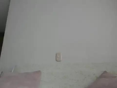 ximena_su88 on StripChat